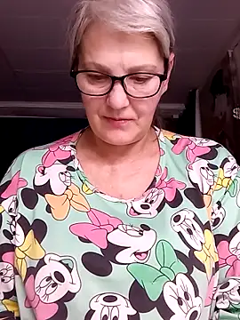 irinamaux online show from June 16, 2026, 5:21 am