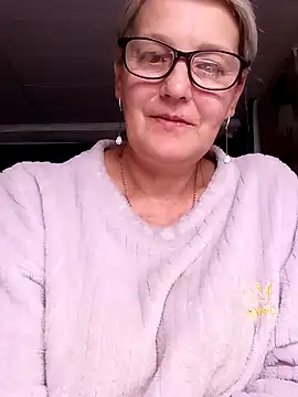 irinamaux online show from June 16, 2026, 6:32 pm