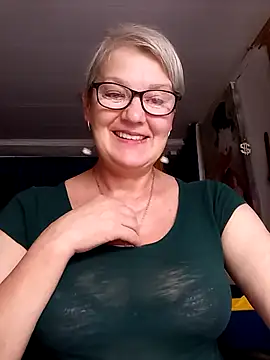irinamaux online show from June 27, 2026, 3:44 am