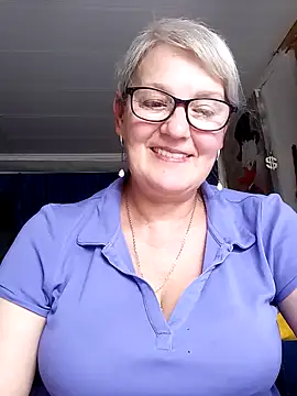 irinamaux online show from June 27, 2026, 12:22 pm