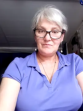 irinamaux online show from July 1, 2026, 4:29 pm