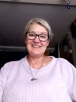 irinamaux online show from July 7, 2026, 5:54 am
