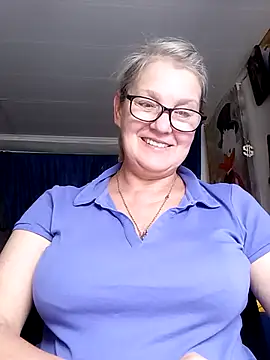 irinamaux online show from July 8, 2026, 1:32 am