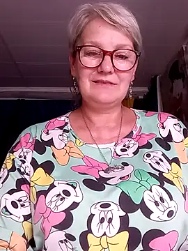 irinamaux online show from July 17, 2026, 2:45 pm