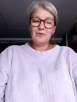 irinamaux online show from July 18, 2026, 5:22 am
