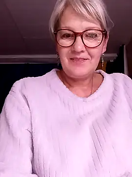 irinamaux online show from July 19, 2026, 4:16 am