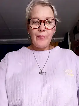irinamaux online show from July 22, 2026, 7:11 am