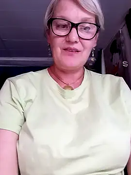 irinamaux online show from August 5, 2026, 1:36 pm