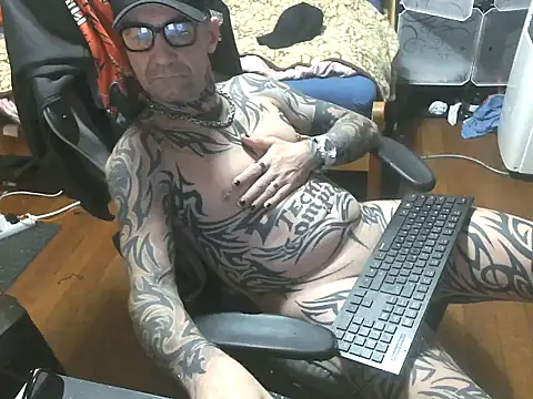 Tomi18cmm2 online show from November 4, 2025, 6:40 pm