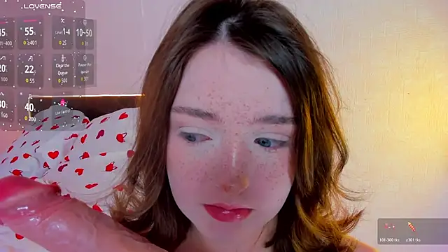 lexxxxxxi online show from June 13, 2026, 7:01 pm