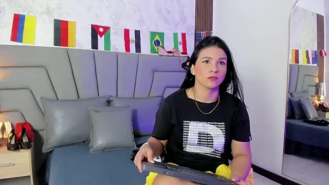 Sofi Perez  online show from July 6, 2026, 11:29 am
