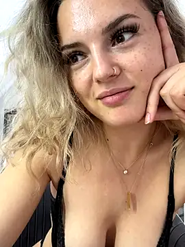 Snapshot of LexyGold chatting on September 14, 2025, 2:05 pm LexyGold online show from September 14, 2025, 2:05 pm