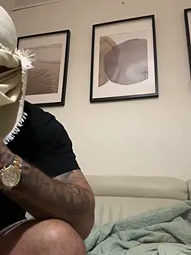 Snapshot of LexyGold chatting on October 4, 2025, 9:57 pm LexyGold online show from October 4, 2025, 9:57 pm