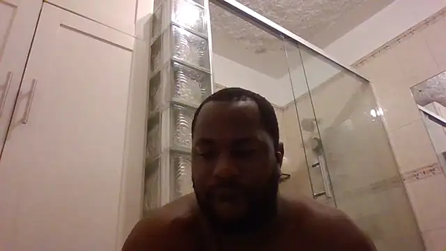 Bighood T online show from May 6, 2026, 3:02 am