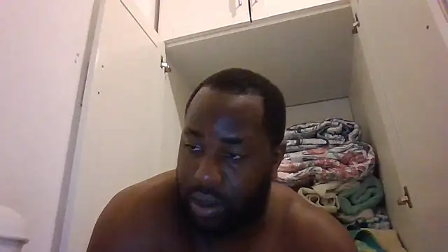 Bighood T online show from May 8, 2026, 3:34 am