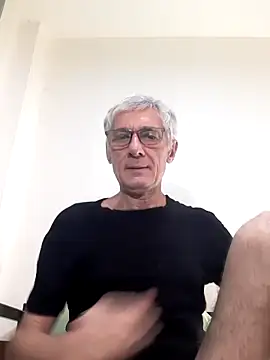 BIGUNCUTHARDCOCK online show from February 24, 2025, 11:21 am
