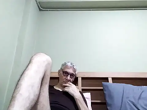 BIGUNCUTHARDCOCK online show from October 8, 2025, 1:53 pm