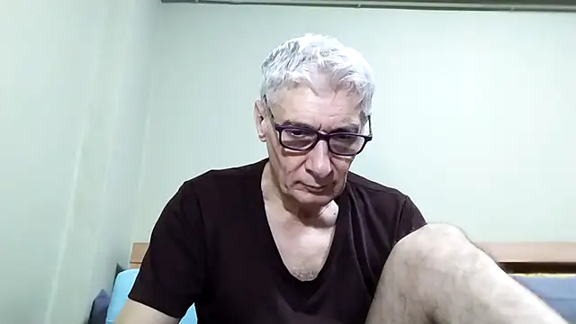 BIGUNCUTHARDCOCK online show from November 3, 2025, 2:46 am