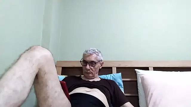 BIGUNCUTHARDCOCK online show from January 17, 2026, 2:16 am