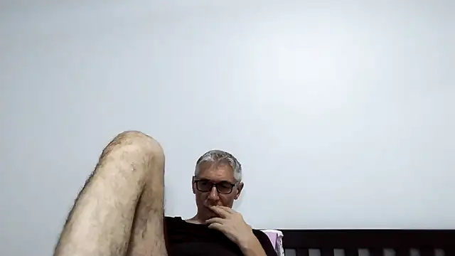 BIGUNCUTHARDCOCK online show from April 26, 2026, 1:42 pm