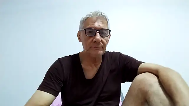BIGUNCUTHARDCOCK online show from April 29, 2026, 1:53 am