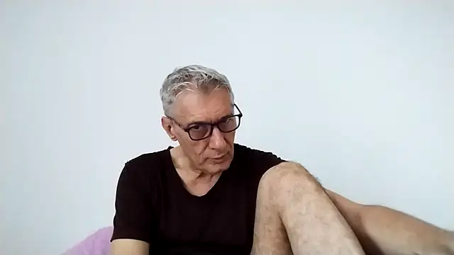 BIGUNCUTHARDCOCK online show from May 4, 2026, 12:17 am
