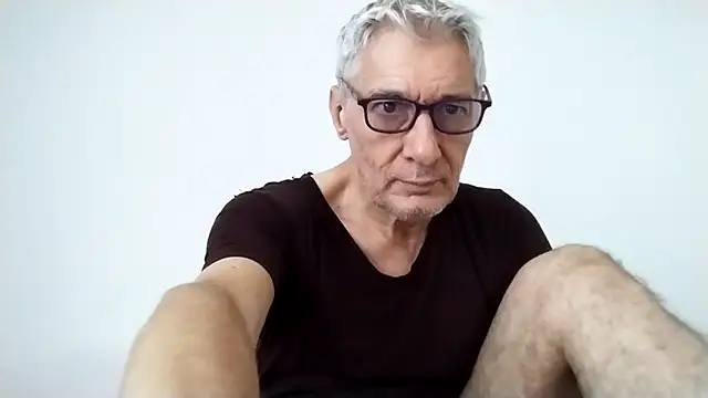 BIGUNCUTHARDCOCK online show from May 7, 2026, 12:16 am