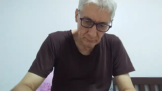 BIGUNCUTHARDCOCK online show from August 5, 2026, 11:39 pm