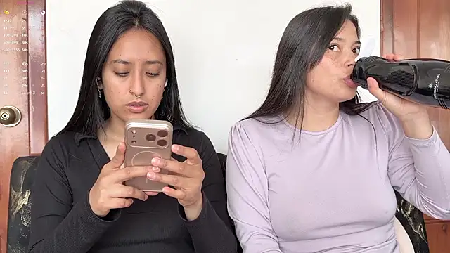 2SummerLove1 online show from February 12, 2026, 7:53 pm