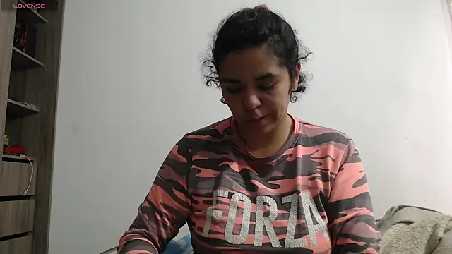 Snapshot of Anne_purple chatting on September 18, 2025, 3:25 pm Anne purple online show from September 18, 2025, 3:25 pm