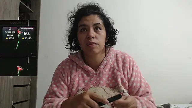 Snapshot of Anne_purple chatting on September 22, 2025, 4:31 pm Anne purple online show from September 22, 2025, 4:31 pm