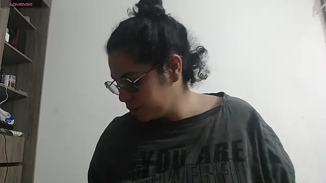 Snapshot of Anne_purple chatting on November 14, 2025, 3:00 pm Anne purple online show from November 14, 2025, 3:00 pm