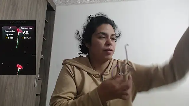 Snapshot of Anne_purple chatting on December 4, 2025, 3:54 pm Anne purple online show from December 4, 2025, 3:54 pm