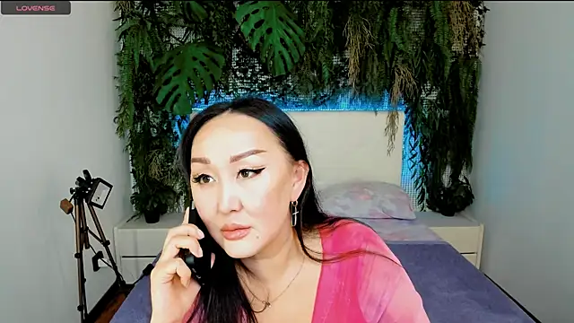 Snapshot of Julianna_Jami chatting on November 9, 2025, 2:59 pm Julianna Jami online show from November 9, 2025, 2:59 pm
