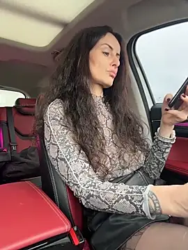 Snapshot of _AHHA_ chatting on October 27, 2025, 9:24 am  AHHA  online show from October 27, 2025, 9:24 am