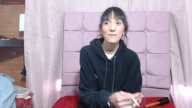 Sakura and yuki online show from December 10, 2024, 1:00 pm