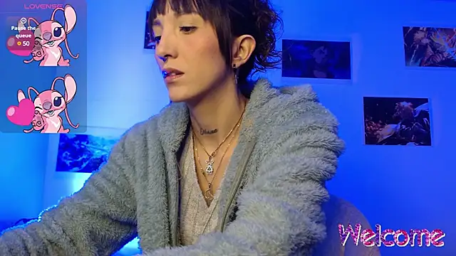 Sakura and yuki online show from December 19, 2024, 2:46 pm