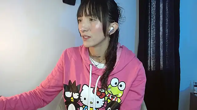 Sakura and yuki online show from January 29, 2025, 2:32 pm