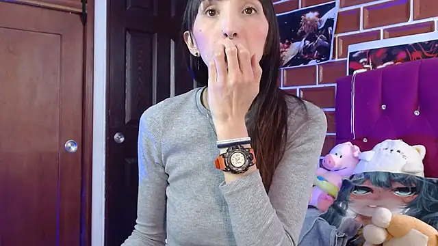 Sakura and yuki online show from March 7, 2025, 8:44 pm