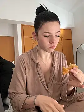 RoxiBlack online show from February 21, 2026, 7:31 am