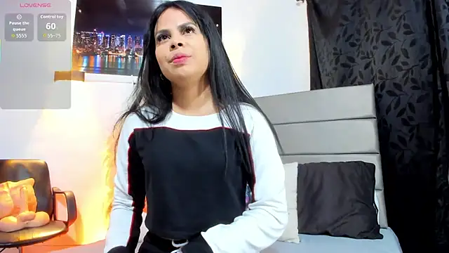 Julieta Coopeer  online show from June 29, 2026, 9:59 am