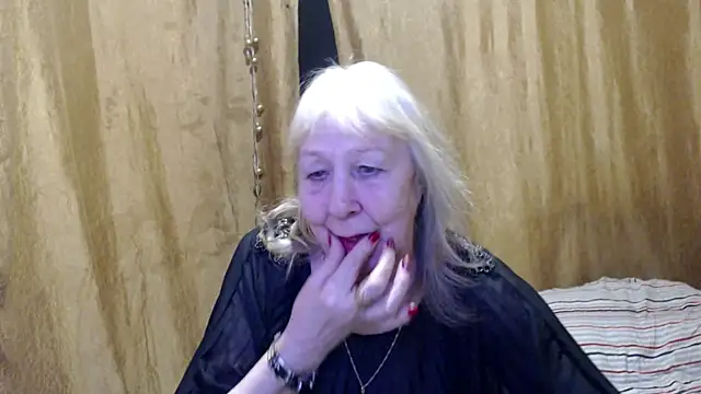  Estelitta 5 online show from February 26, 2025, 6:21 pm