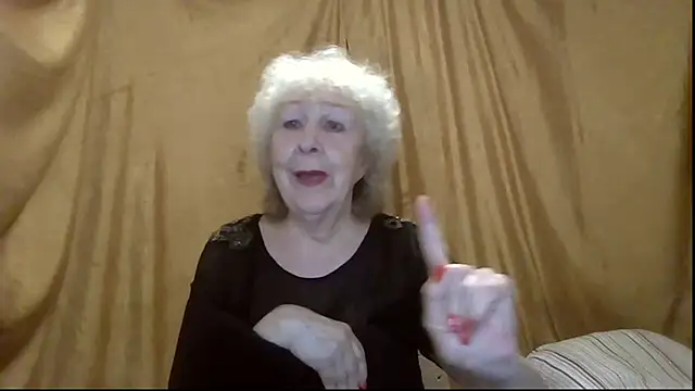 Snapshot of _Estelitta_5 chatting on May 24, 2026, 4:56 pm Estelitta 5 online show from May 24, 2026, 4:56 pm