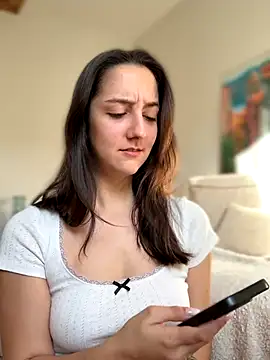  Juliette online show from December 1, 2025, 1:49 pm