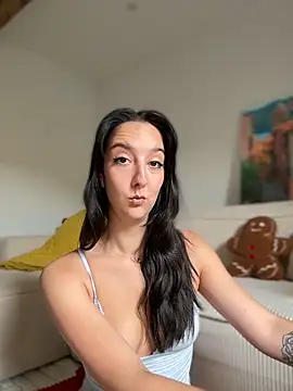  Juliette online show from May 14, 2026, 12:45 pm