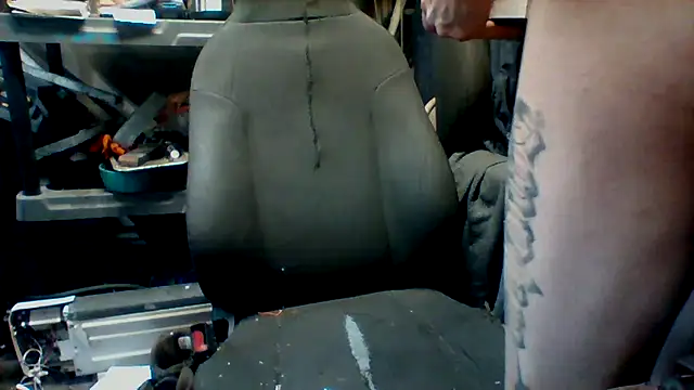 Aaronbp online show from December 1, 2025, 6:46 pm