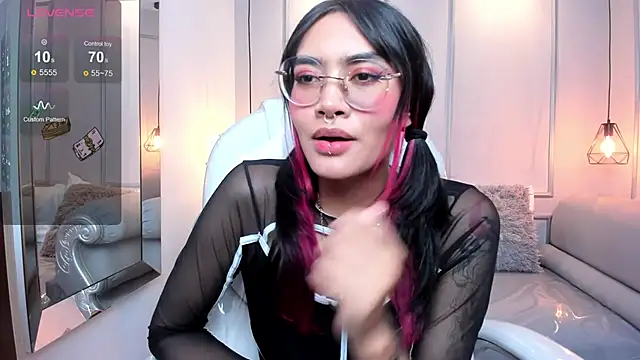 AzuraKindong online show from December 28, 2024, 1:18 am