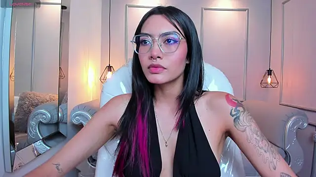 AzuraKindong online show from September 16, 2025, 7:26 pm