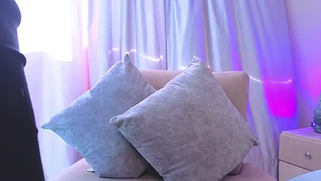 sophiia grey 1 online show from March 20, 2026, 8:57 pm