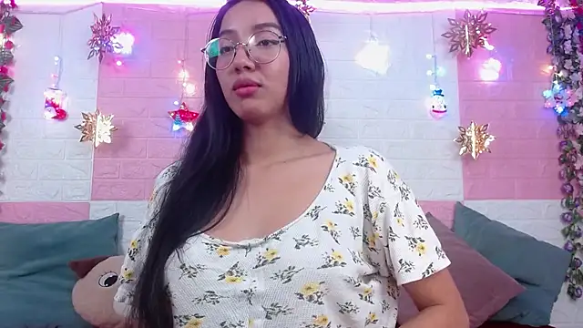 AnyaFloyd69 online show from December 8, 2024, 3:53 am